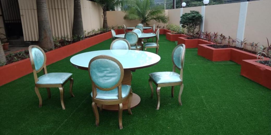 Hotel Aristro Lonavala Exterior photo