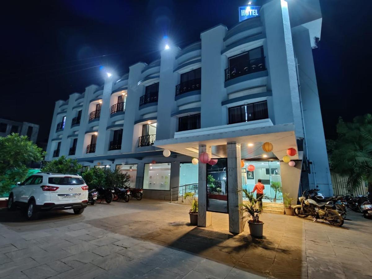 Hotel Aristro Lonavala Exterior photo