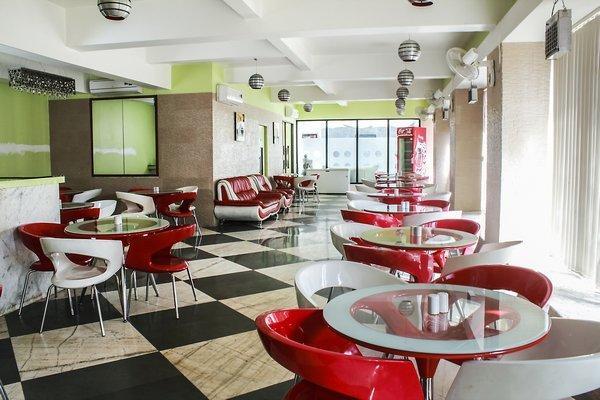 Hotel Aristro Lonavala Exterior photo